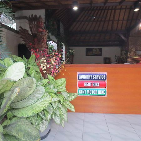 Putri Homestay Sanur Exterior foto