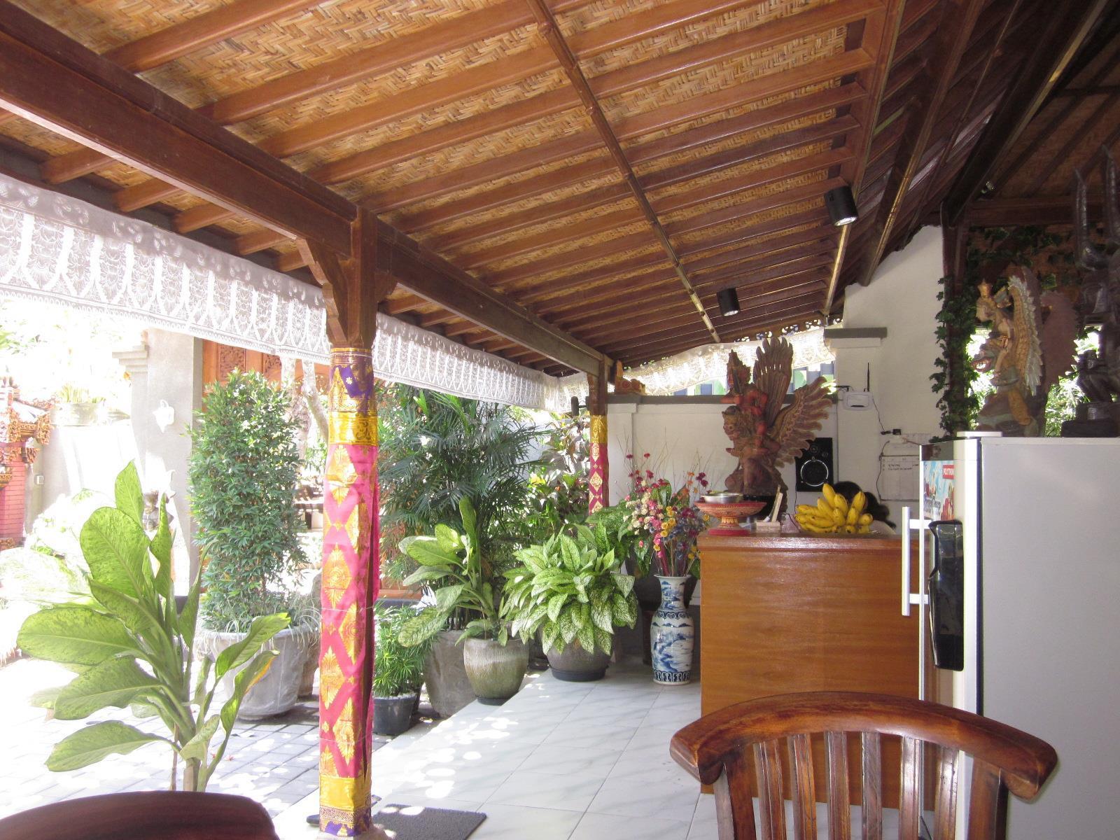 Putri Homestay Sanur Exterior foto