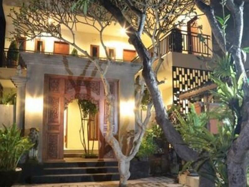 Putri Homestay Sanur Exterior foto