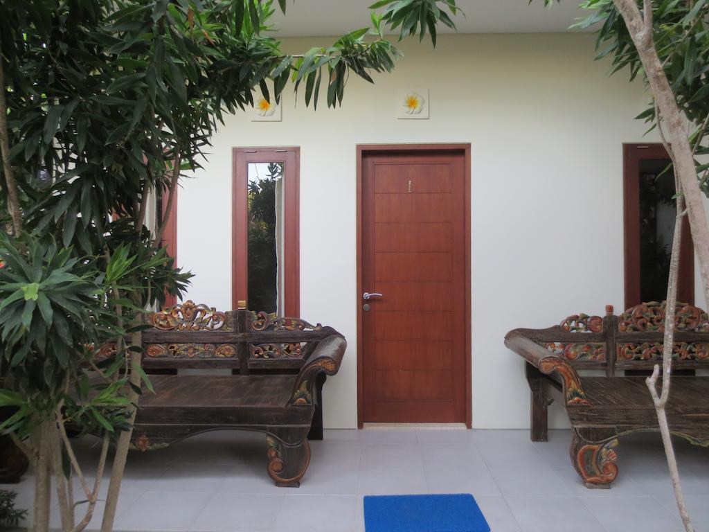 Putri Homestay Sanur Exterior foto